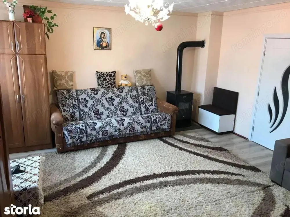 BRASADAS vinde apart 2 cam și gars în casa cu intrare comuna