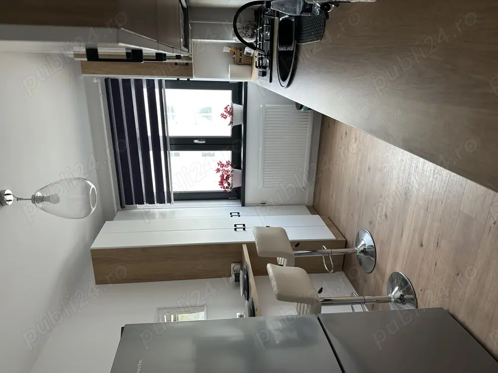 Închiriez apartament cu două camere 