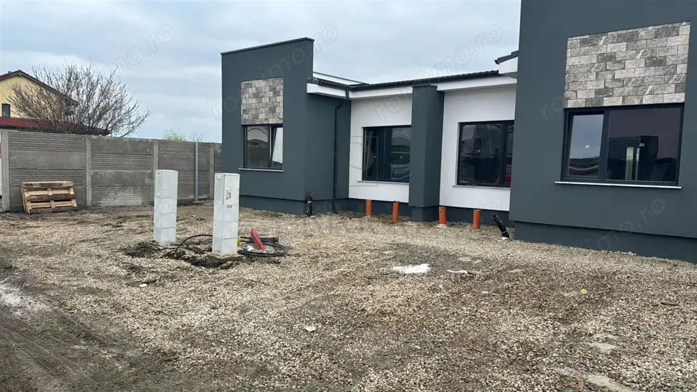 Duplex pe plan - 4 camere - zona linistita - terasa mare
