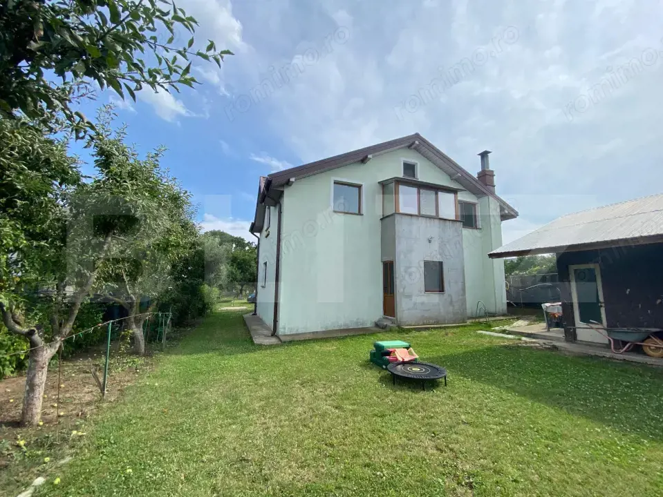 Casă spațioasă cu teren generos de 1910mp Valea Ursului Iasi