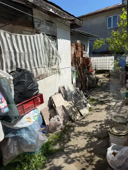 Casa individuala batraneasca demolabila + teren de 280 mp, zona Pallady