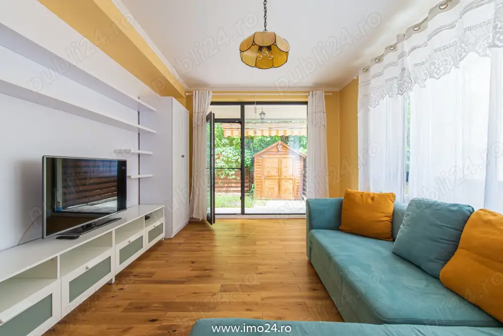 2 camere Herastrau, Clubul Diplomatilor