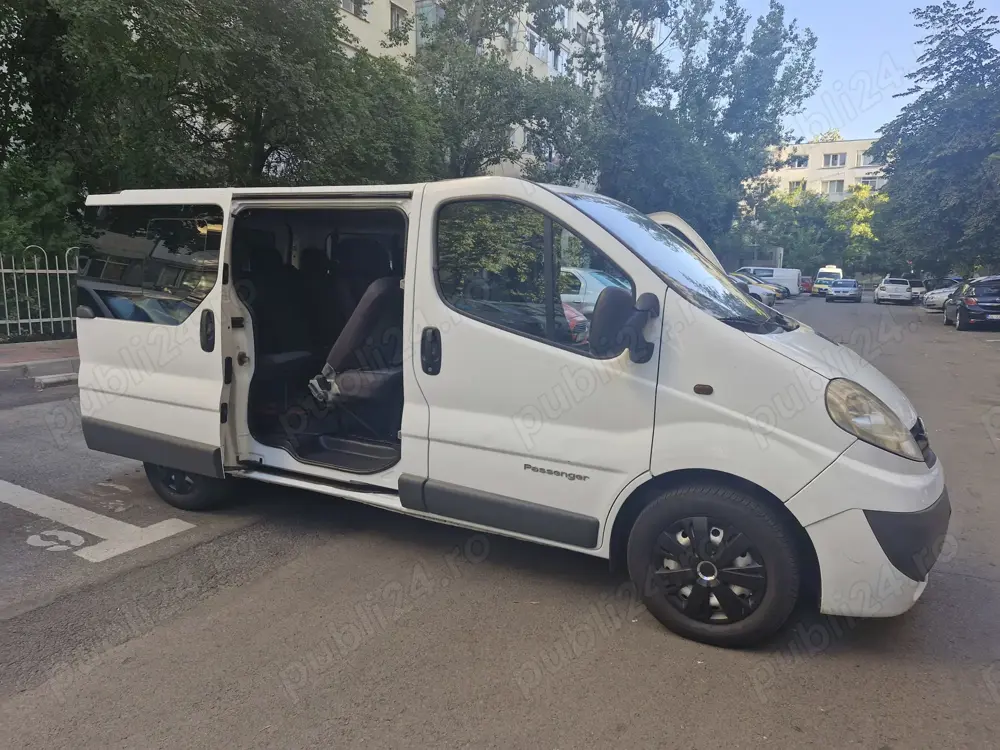  Autoturism Opel Vivaro minibus  
