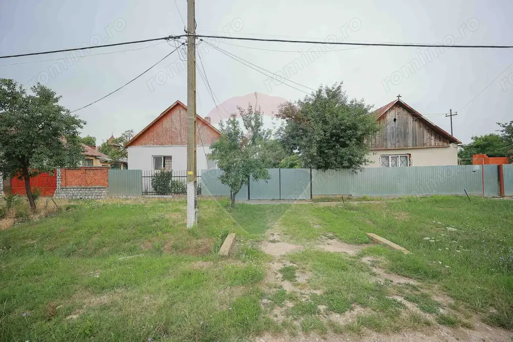 De vânzare casă cu 3 camere și teren 3205 mp în Sânnicolau Român