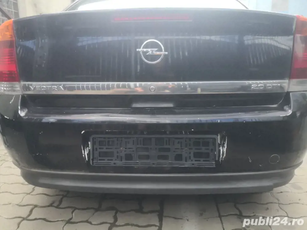 Vand ieftin Vectra C sau piese de pe ea. An 2004, 2,0 diesel . Preturi mici.