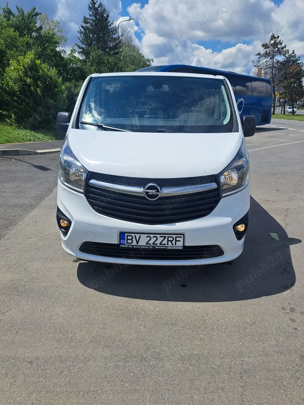 Opel Vivaro 8+1 locuri