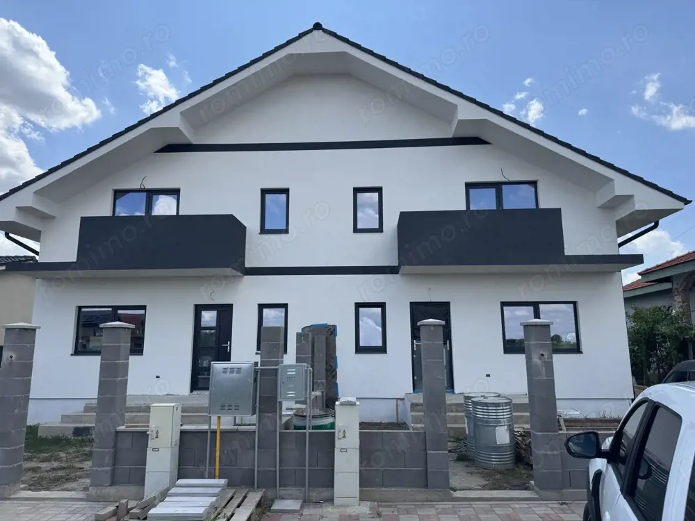 Sanmihaiul Roman Duplex P+M,4 Camere,terasa spatioasa