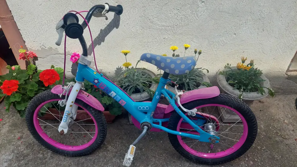 Vind bicicleta pentru fete in stare foarte buna 