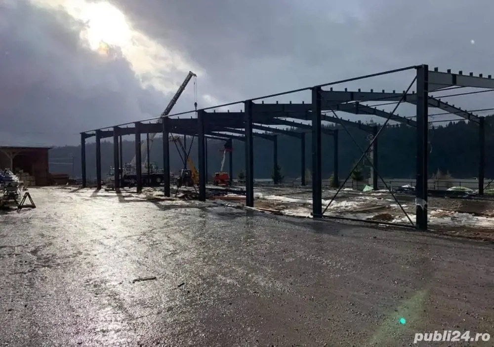vând hală metalică de pe stoc 
