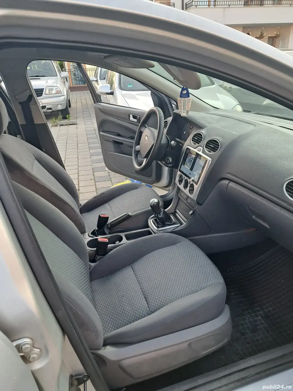 vand ford focus 2 1.6d sau schimb cu duba