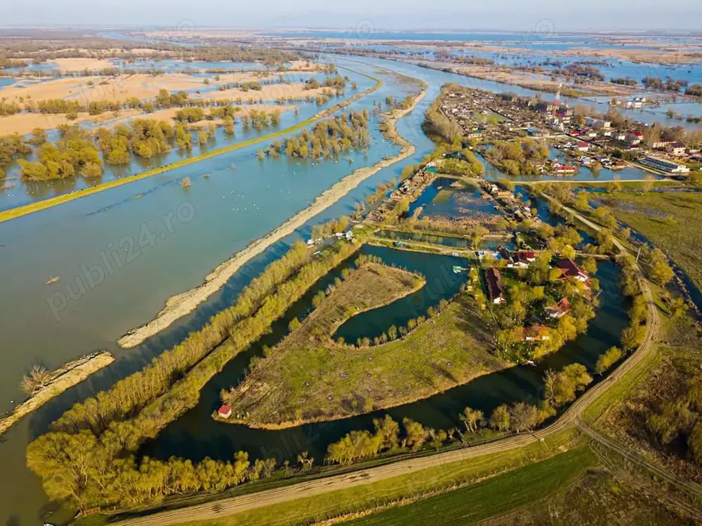 Resortul Insula Nada Apelor din Delta Dunării - Vânzare sau închiriere