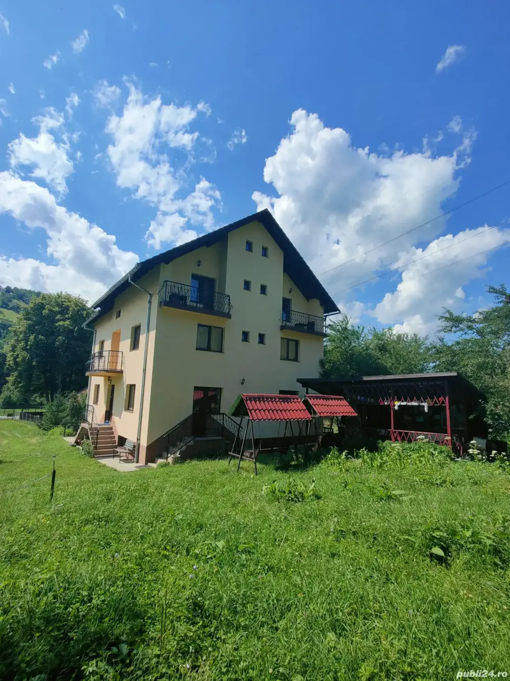 Pensiune de închiriat in zona Șimon-Bran