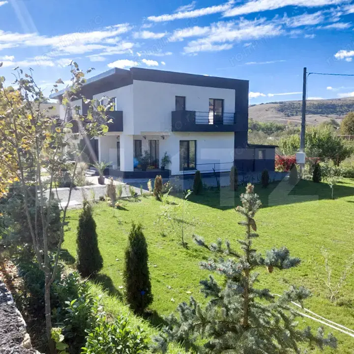 Duplex cu garaj dublu, 500 mp, Comuna Baciu