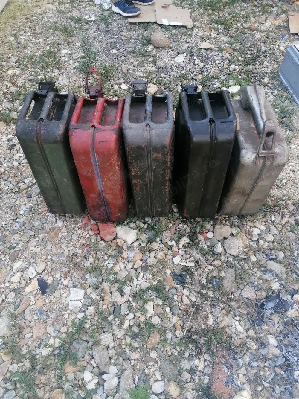 Canistre metal benzina Motorina produse petroliere omologate folosite in armata. aduse din germania