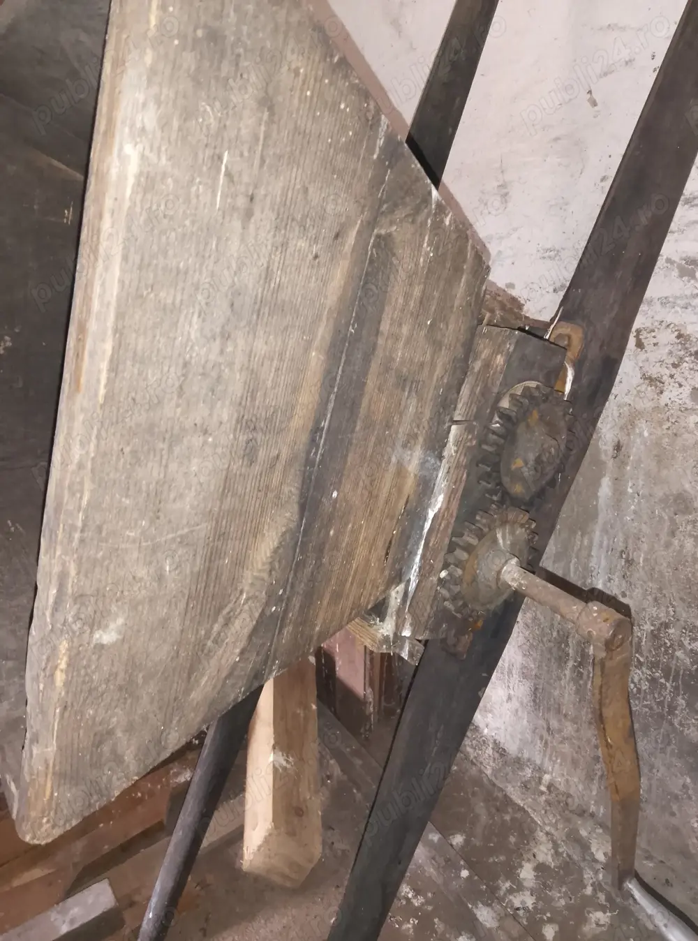 vand tocator daralau de struguri