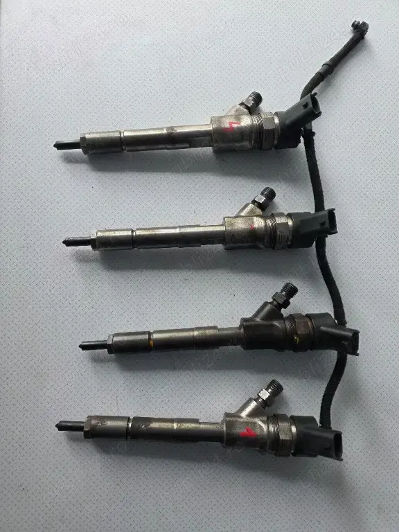 Injectoare Toyota Yaris 1.4d 90cp 1nd-tv p9 euro 4