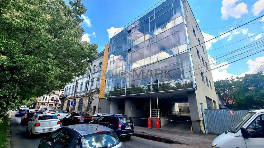 Cladire de birouri   servicii,  1000 mp , semicentral, Timisoara