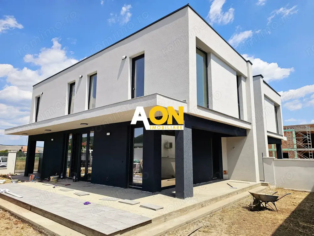 Casa moderna, 4 camere, semifinisata, 386 mp teren, zona Micesti
