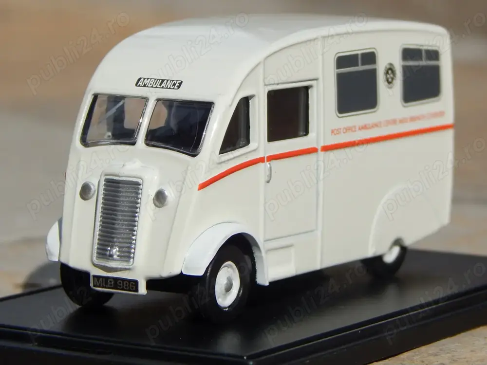 Macheta Commer Q25 ambulanta epoca englezeasca  sc 1:76 Oxford vitrina