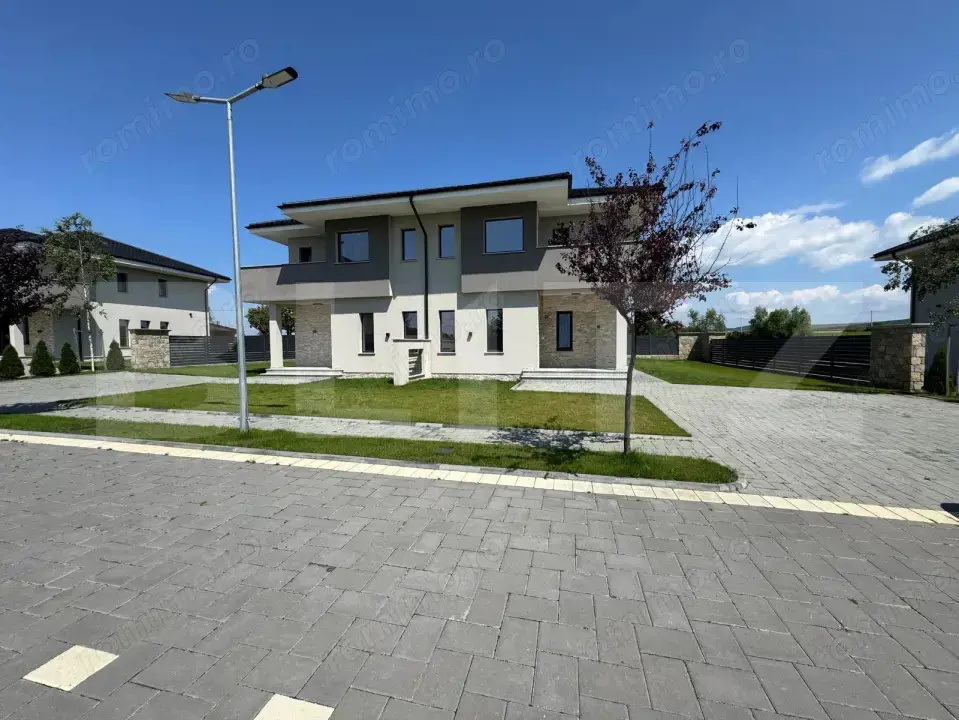 Duplex modern, 107 mp utili, 500 mp teren, zona rezidentiala Mitoc