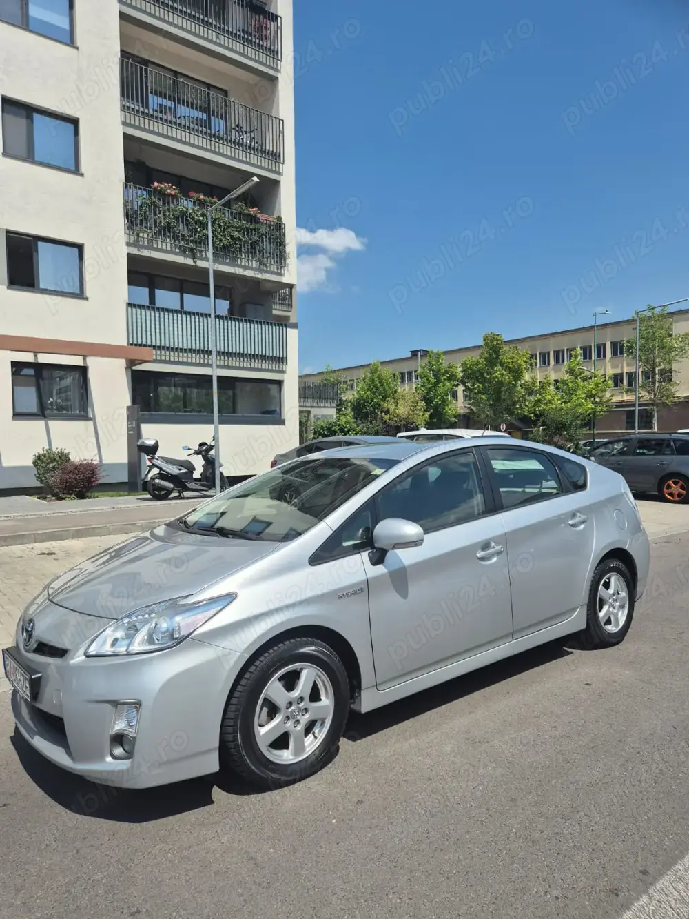 Vând Toyota Prius 2010 Hybrid cu istoric.