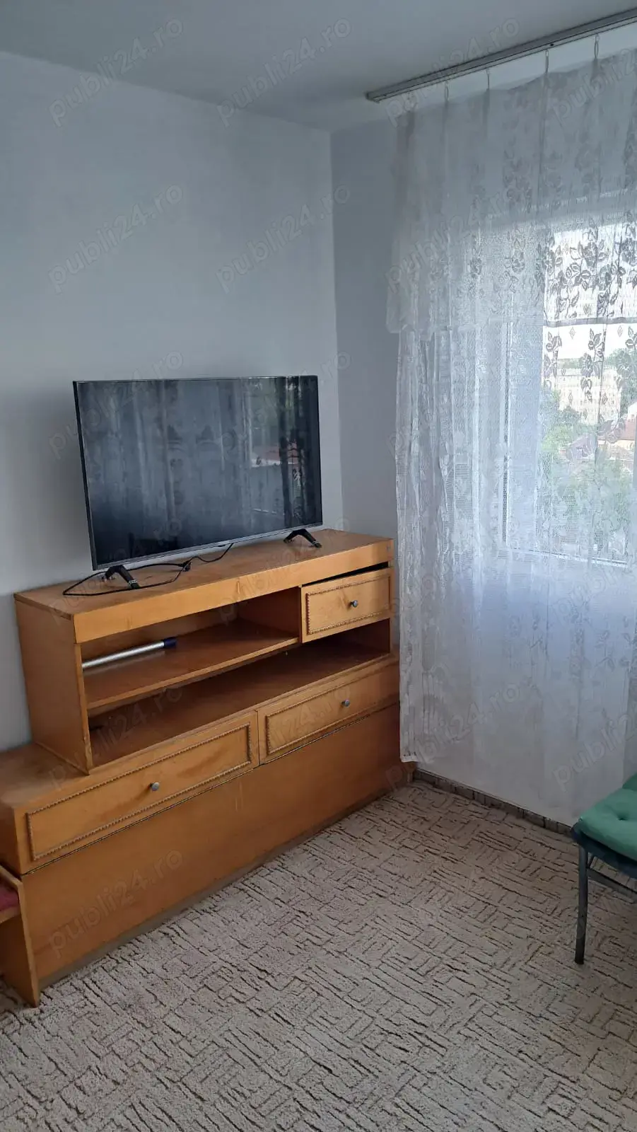 Apart 3 camere decomandate, 4 paturi, mobilat si utiliat (pt firme cu muncitori) la 5 min de Mall