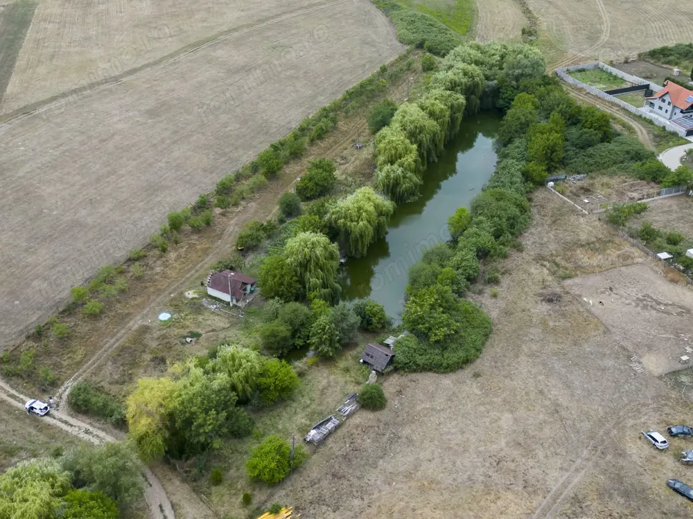 Teren de 7900 mp cu baltă de pescuit în Frumușeni