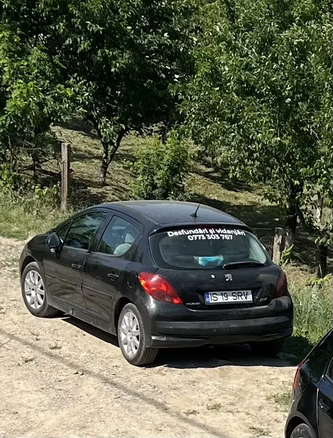 Peugeot 207, an fabricație 2007, cap cilindrică 1560 Peugeot 207, an fabricație 2007, cap cilindrică 1560