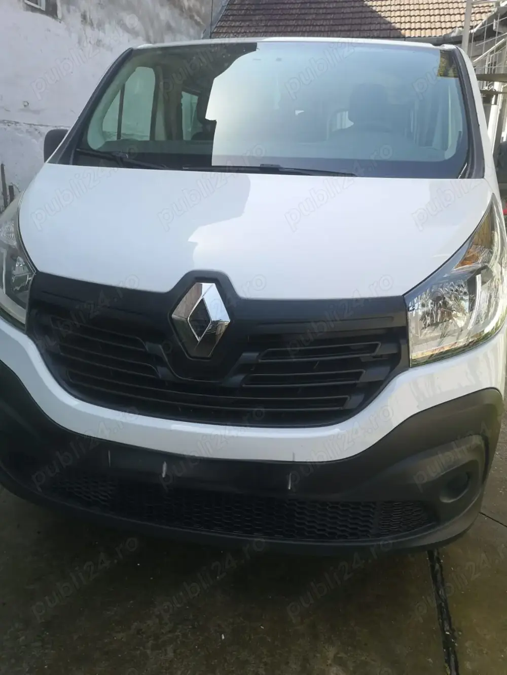 Vând microbuz de persoane inmatriculat - Renault Trafic Kombi 8+1 A C - Euro 6