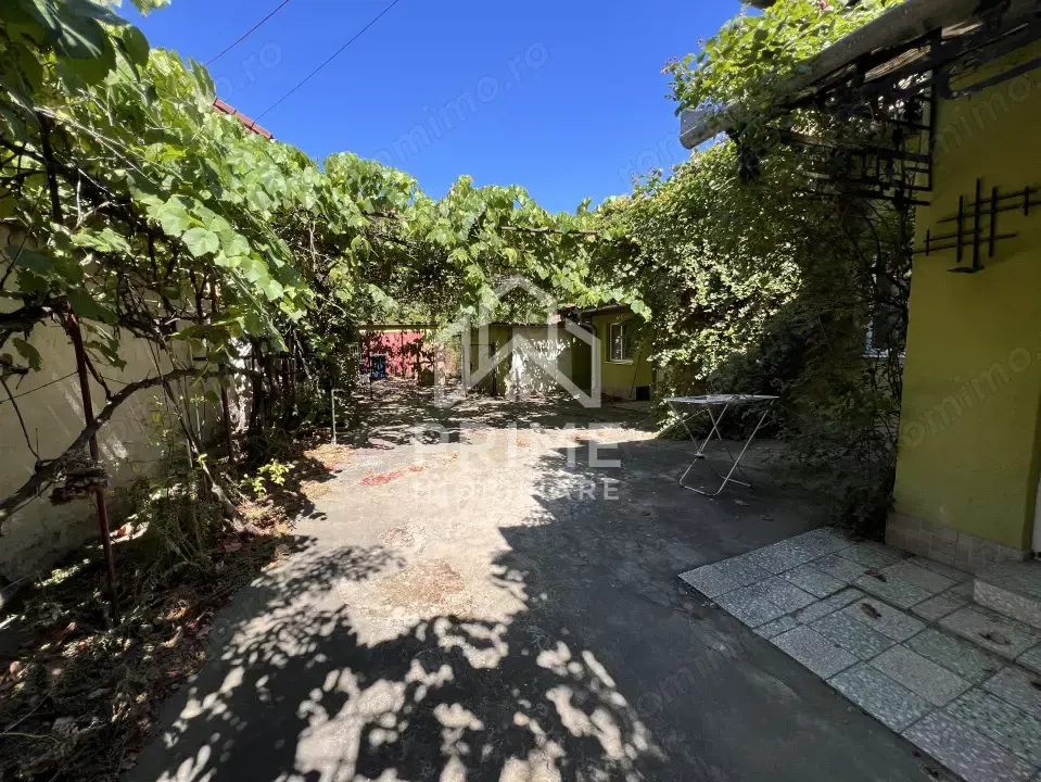 CASA INDIVIDUALA 3 CAMERE, 705 MP TEREN CURTE SI GRADINA ZONA MAIERI