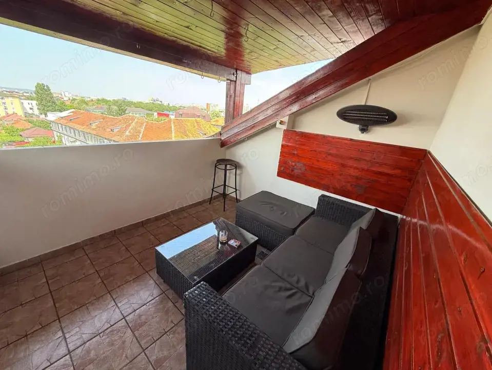 Apartament 4 camere decomandat cu scara interioara, Zona Sarari