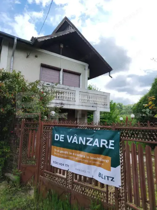 Proprietate cu teren generos 1.500 mp  Casă P+1  Voinesti