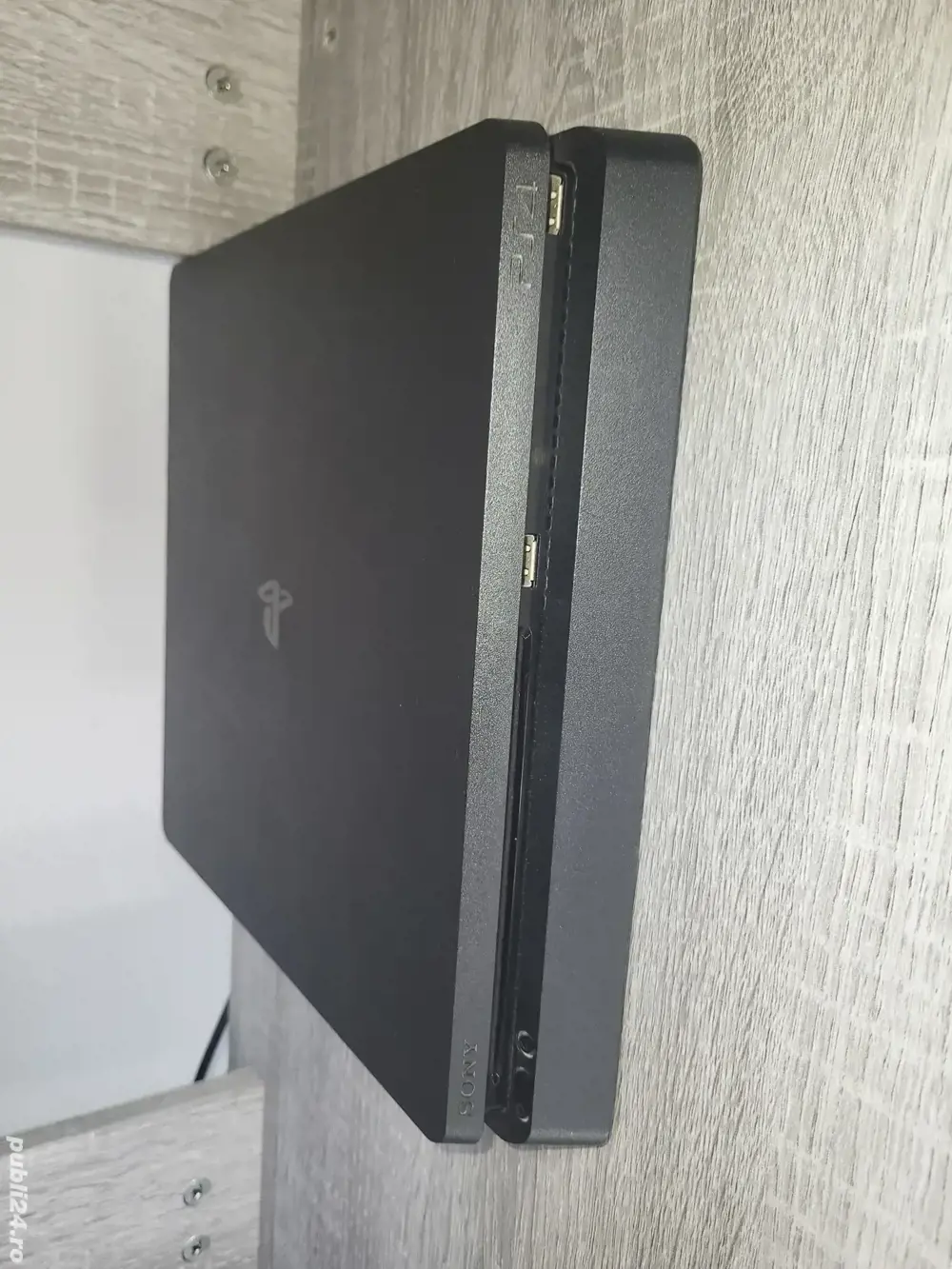 Vand Playstation 4 slim 1 TB