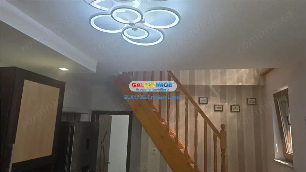 CASA  IN CURTE COMUNA