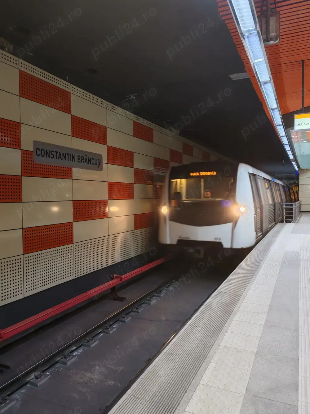 Apartament 3 Camere Decomandat, Etaj Intermediar, 70 mp Drumul Taberei 92 la 100 metri de metrou