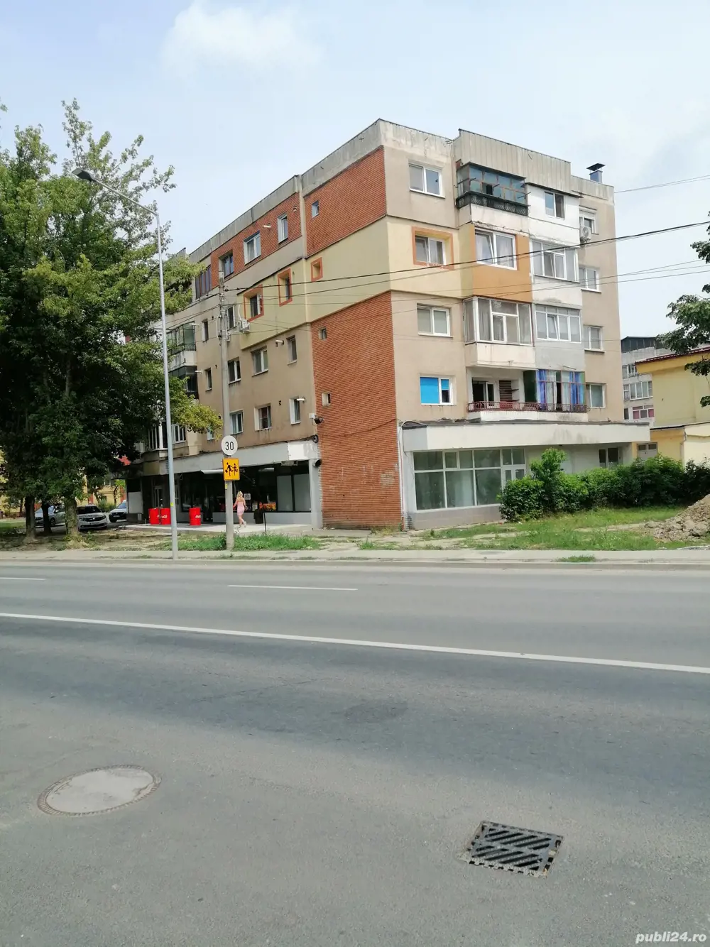 Apartament de închiriat, 3 camere  Apartament de închiriat, 3 camere