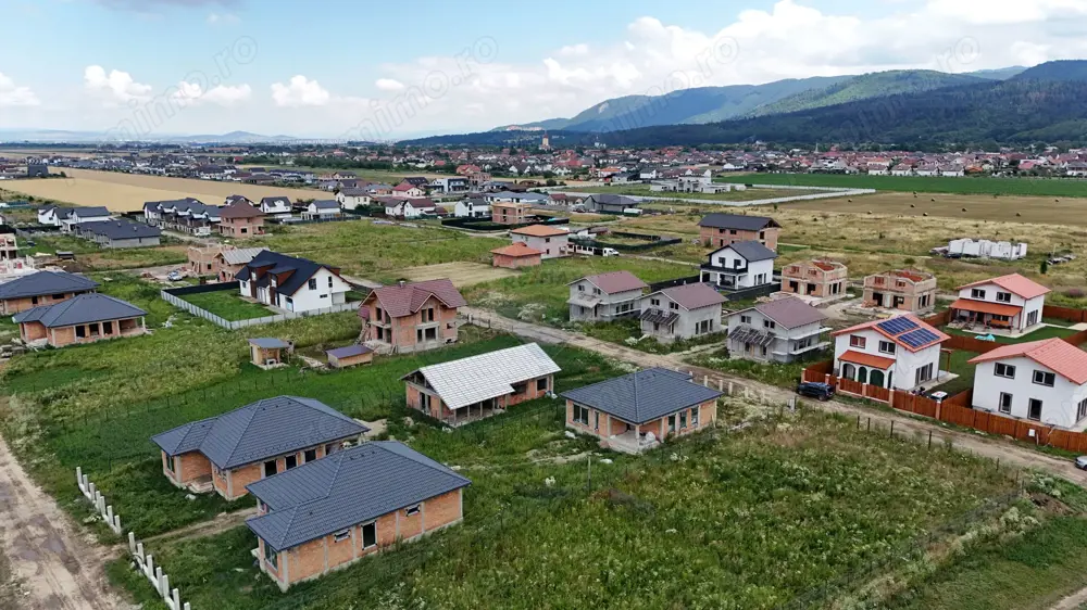 Comision 0! Casă la Roșu + Teren 500 mp – Cristian - Autorizată 2024