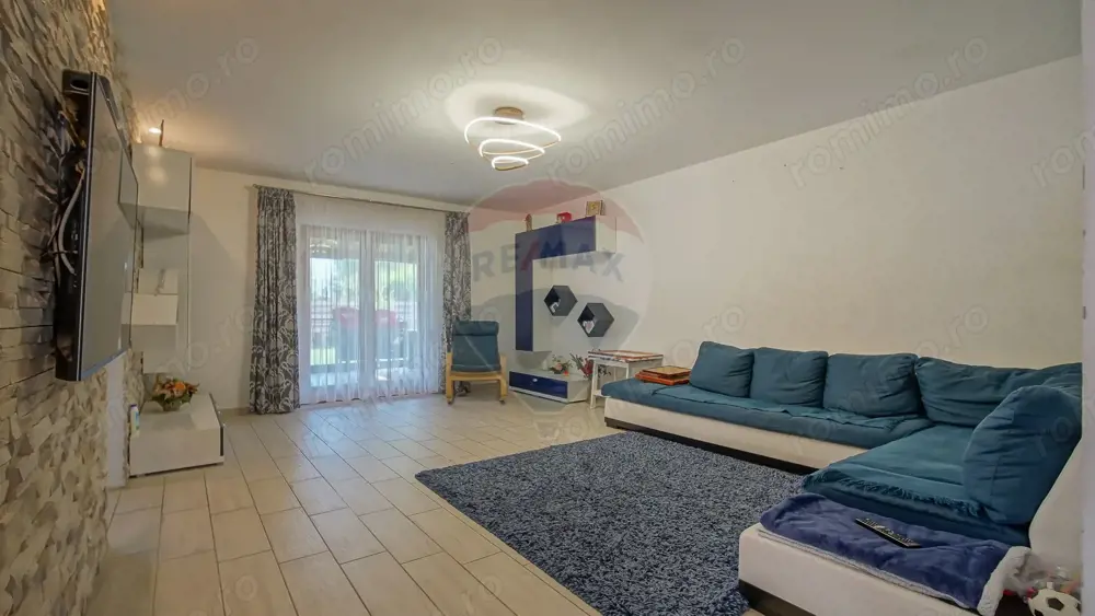 Casă modernă și spațioasă în cartierul Izvor ideală pentru o familie!