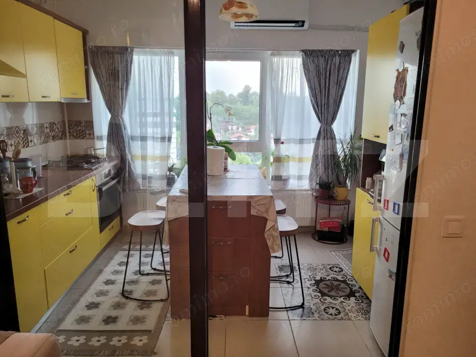 Apartament de vanzare, cu 3 camere, 66 mp, boxa+parcare, zona Pacurari
