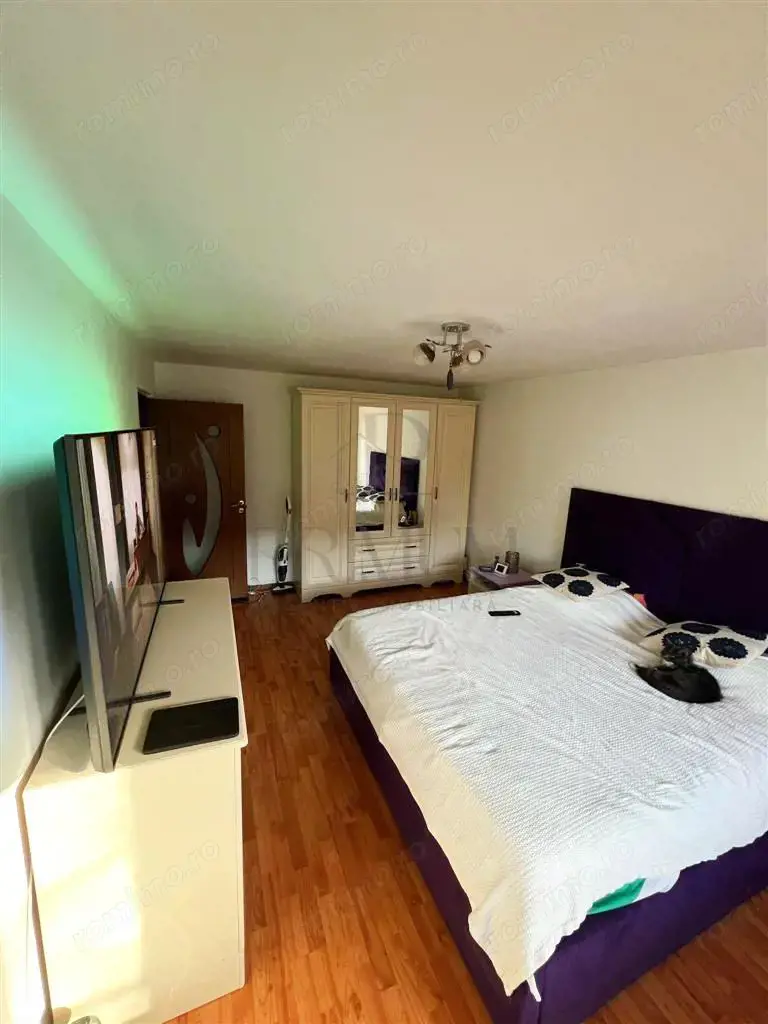 Mircea cel Batran - 3 camere - 2 bai - centrala proprie - 2 bai - PARTER INALT