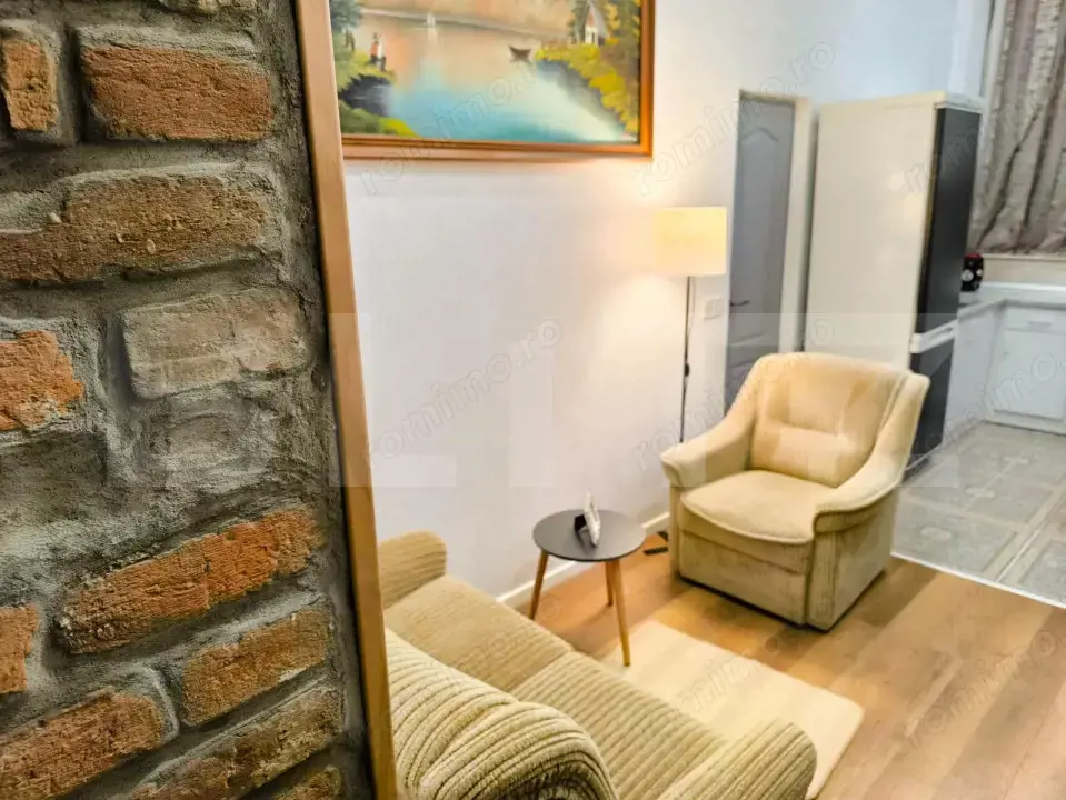 Apartament cu 3 camere, 47 mp, zona Centrala