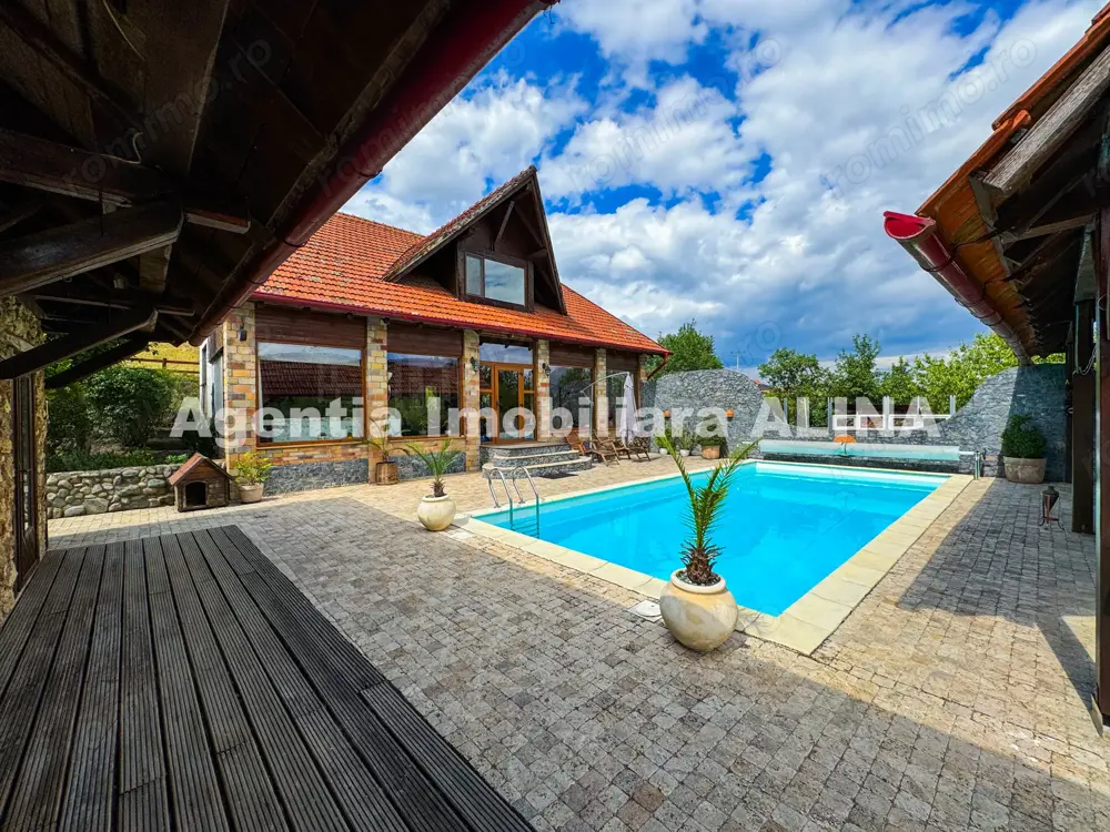 Casa LA CHEIE si teren 20.764 mp in Deva, zona Archia, Jud. Hunedoara.