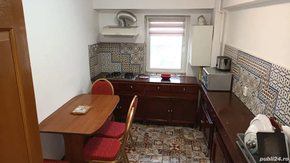 Inchiriez apartament