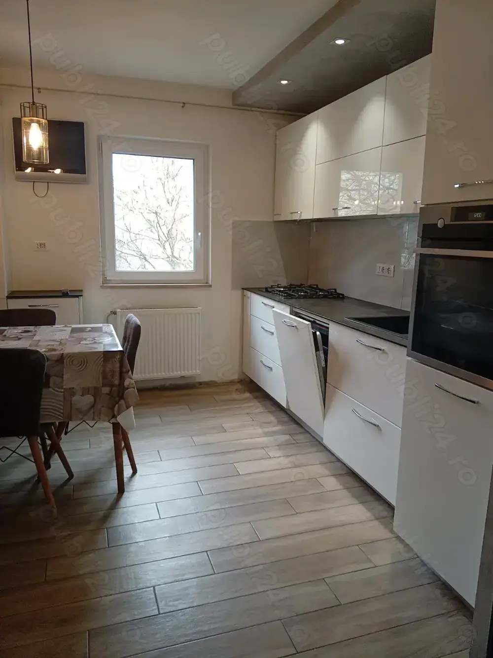 Girocului - Spital Judetean 4 camere etaj 2