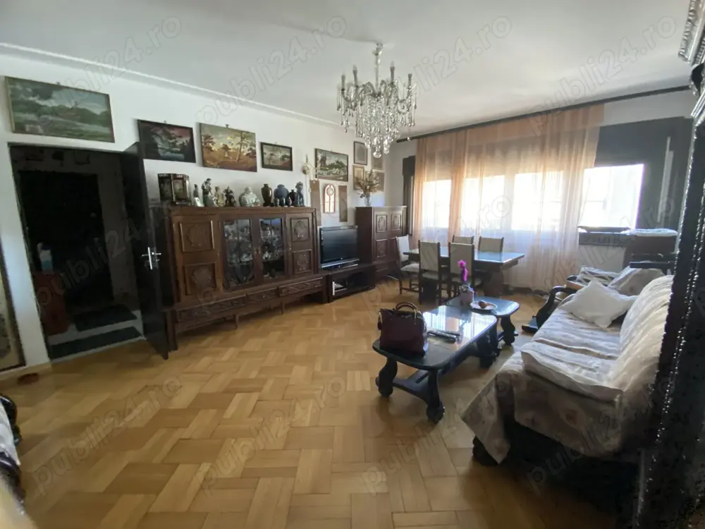 Universitate, apartament 4 cam 104 mp