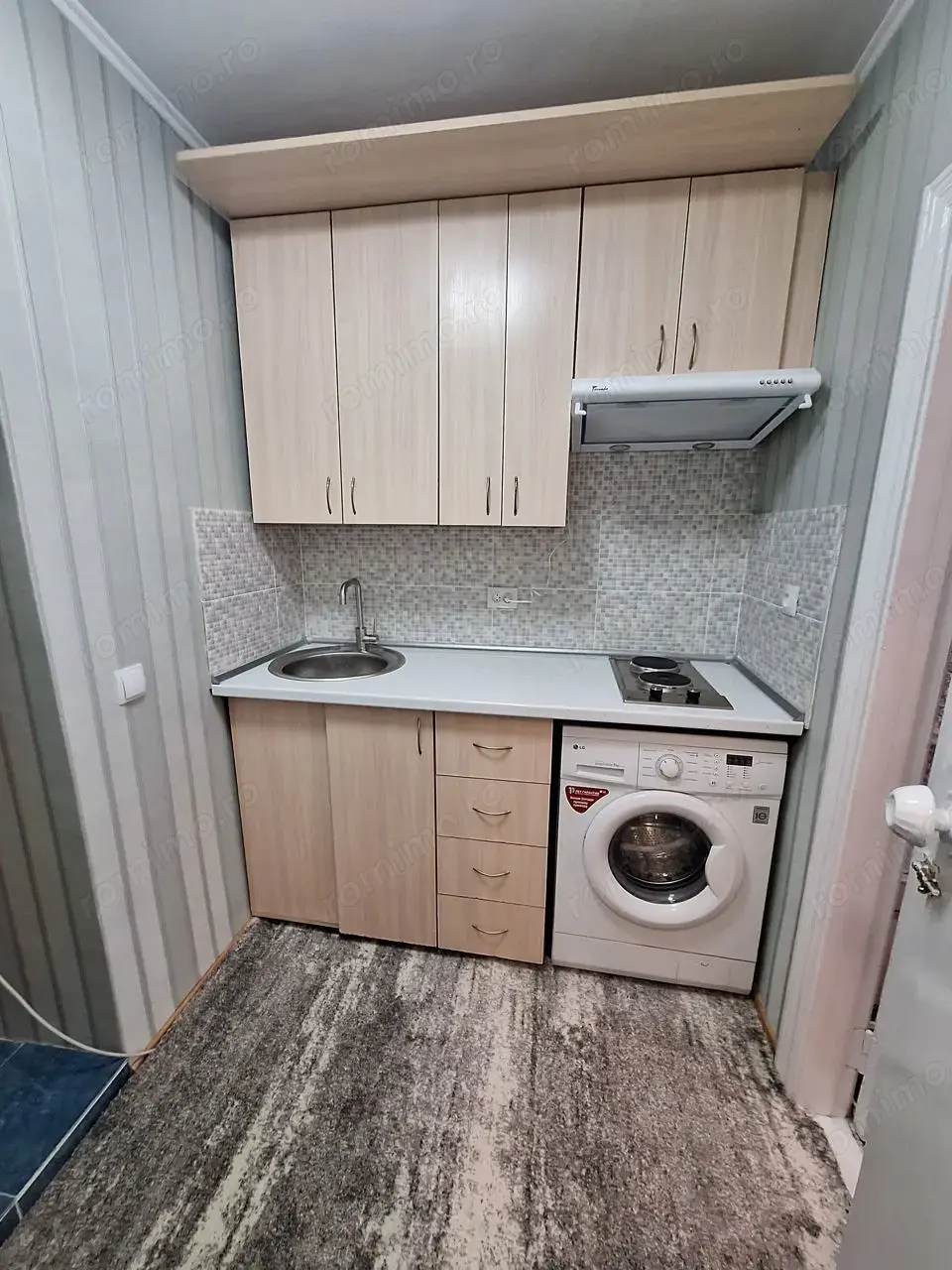 Garsonieră lângă Sun Plaza, 5 minute de metrou Piața Sudului. Garsonieră lângă Sun Plaza, 5 minute de metrou Piața Sudului.