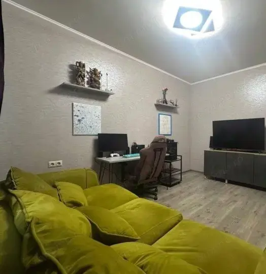De inchiriat apartament 2 camere in zona Aradului