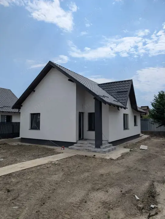 Casa 2025 Lilieci Rozelor (Apa, Canalizare, Gaz) terasa + beci
