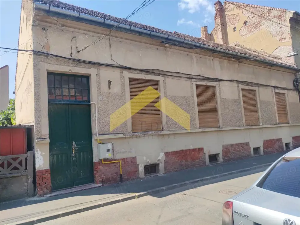 Casa 5 camere de vanzare centrul Aradului