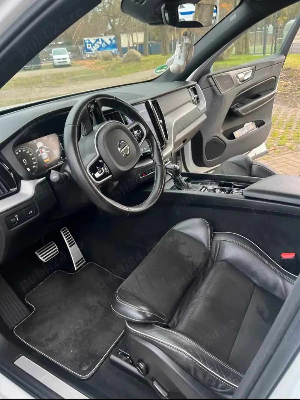 Vând Volvo Xc 60 R AWD 